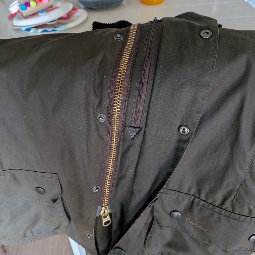 Men's Barbour Olive Green Waxed Jacket & Liner Vest - Picture 8 of 10